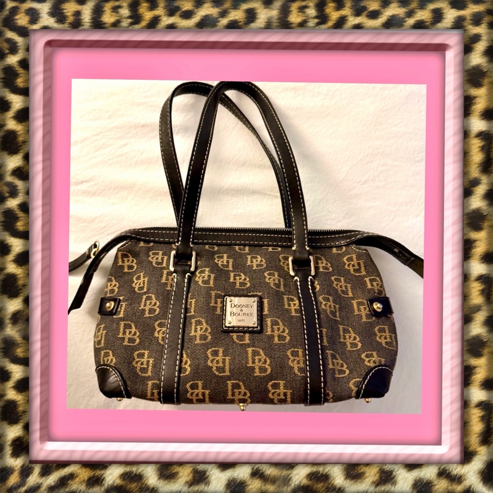 👑✅PRICE FIRM✅ Dooney & Bourke Black and Brown Monogram Shoulder Tote Bag